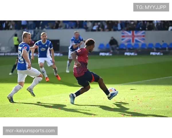 半场战报:莱比锡2-0亚特兰大,奥蓬达完成梅开二度